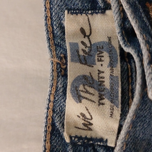 Free People, We the free. Mid Indigo Frayed hem distress shorts. W25 - Picture 5 of 5